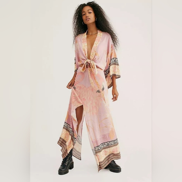 Spell & The Gypsy Pink Cherry Blossom Kimono Set - Picture 3 of 14